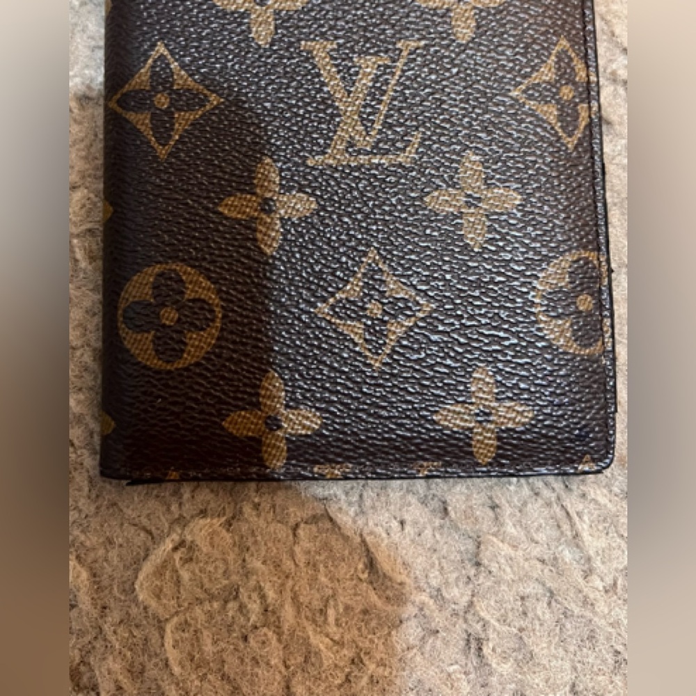 Authentic Louie Vuitton Vintage passport holder